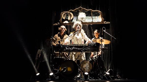 JOHANN SEBASTIAN CIRCUS