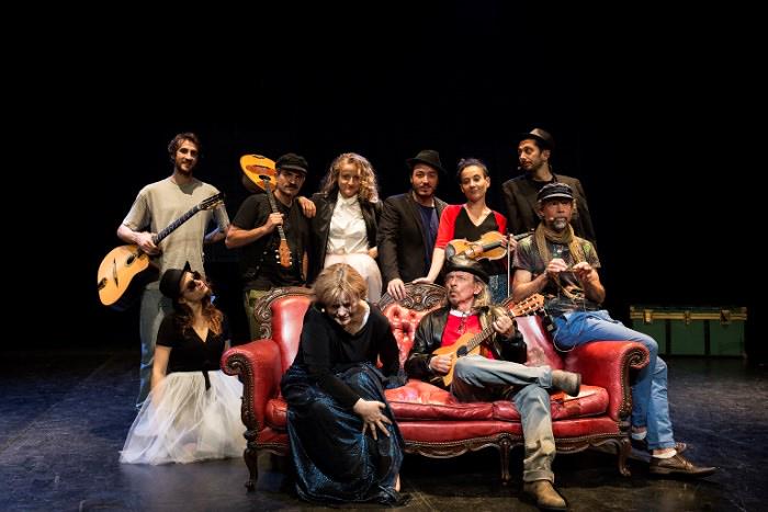 IL RE ANARCHICO E I FUORILEGGE DI VERSAILLES