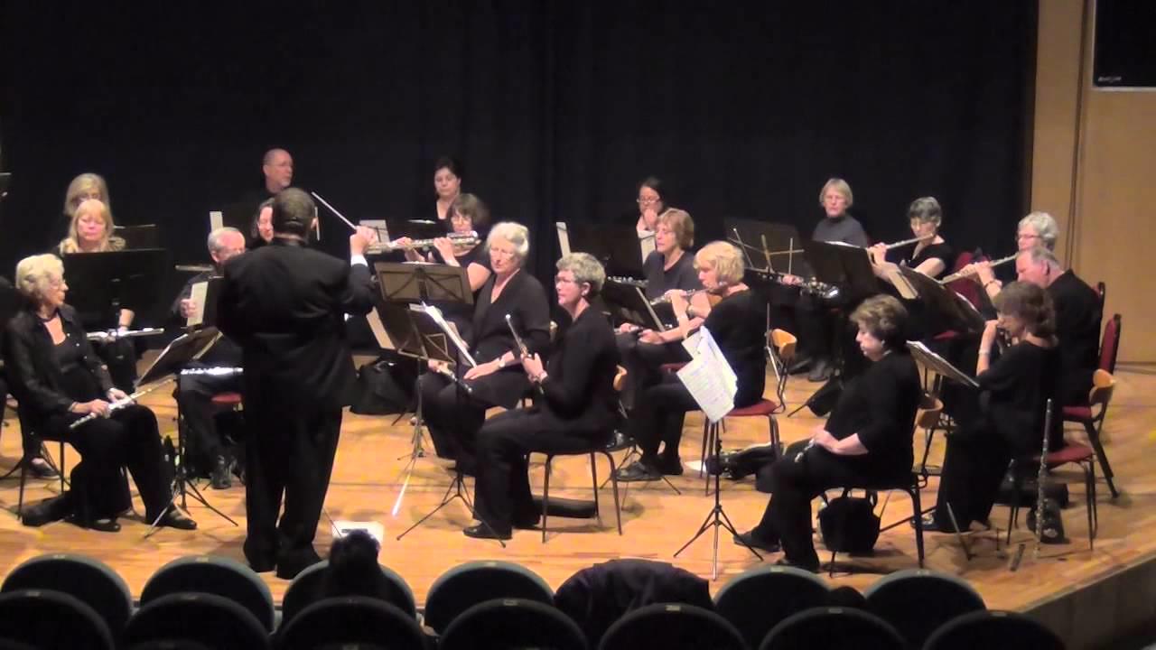 International Flute Orchestra in concerto